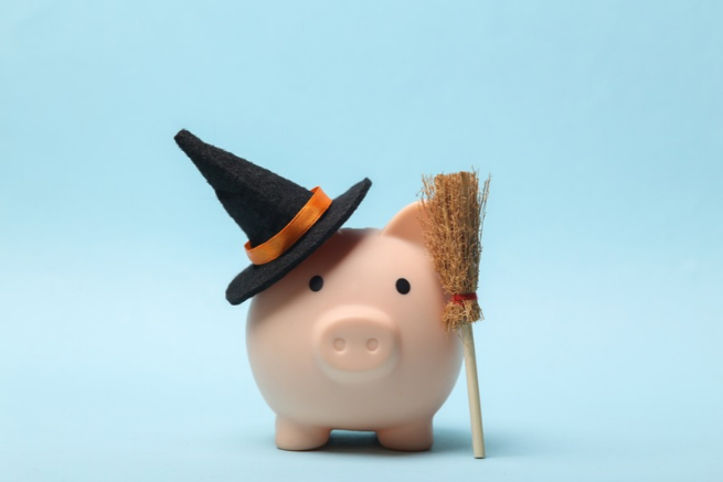 pig with witch hat